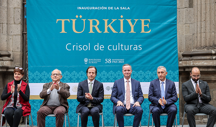 TİKA tarafından Meksika Ulusal Dünya Kültürleri Müzesi ne   Türkiye Salonu   açıldı